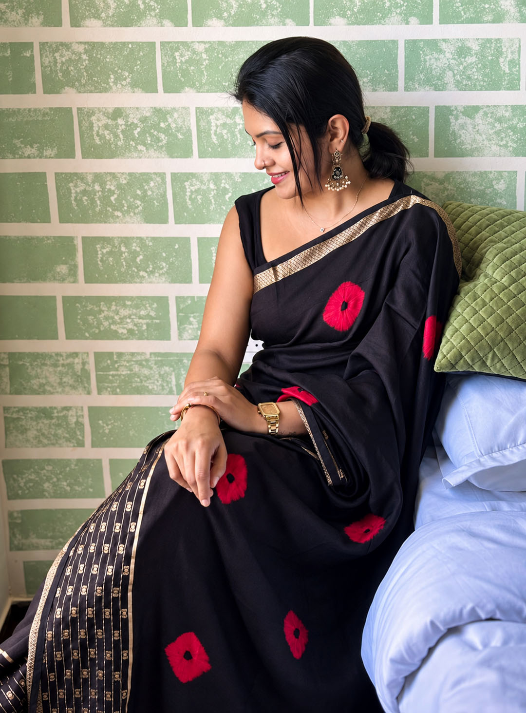 Black And Red Bandhini Saree