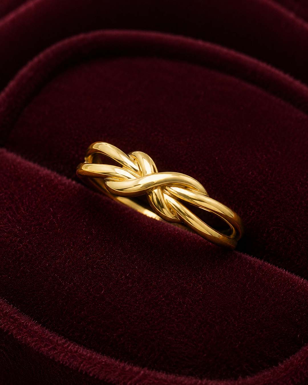 Elegant Gold-Tone Knot Ring