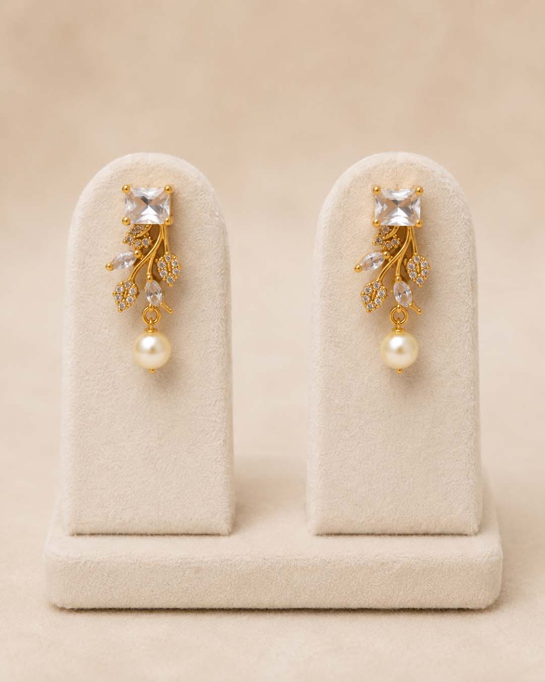 Pearl And White Stone Jewellery Set