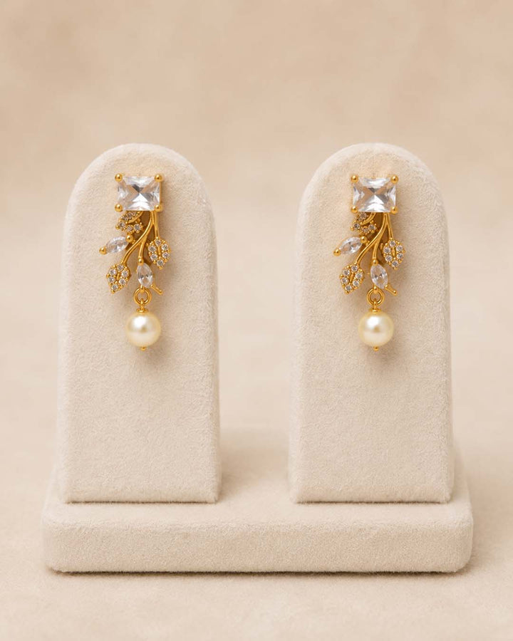 Pearl And White Stone Jewellery Set