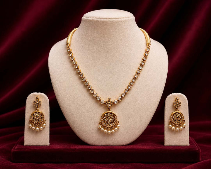 Golden Floral Pendant Jewellery Set