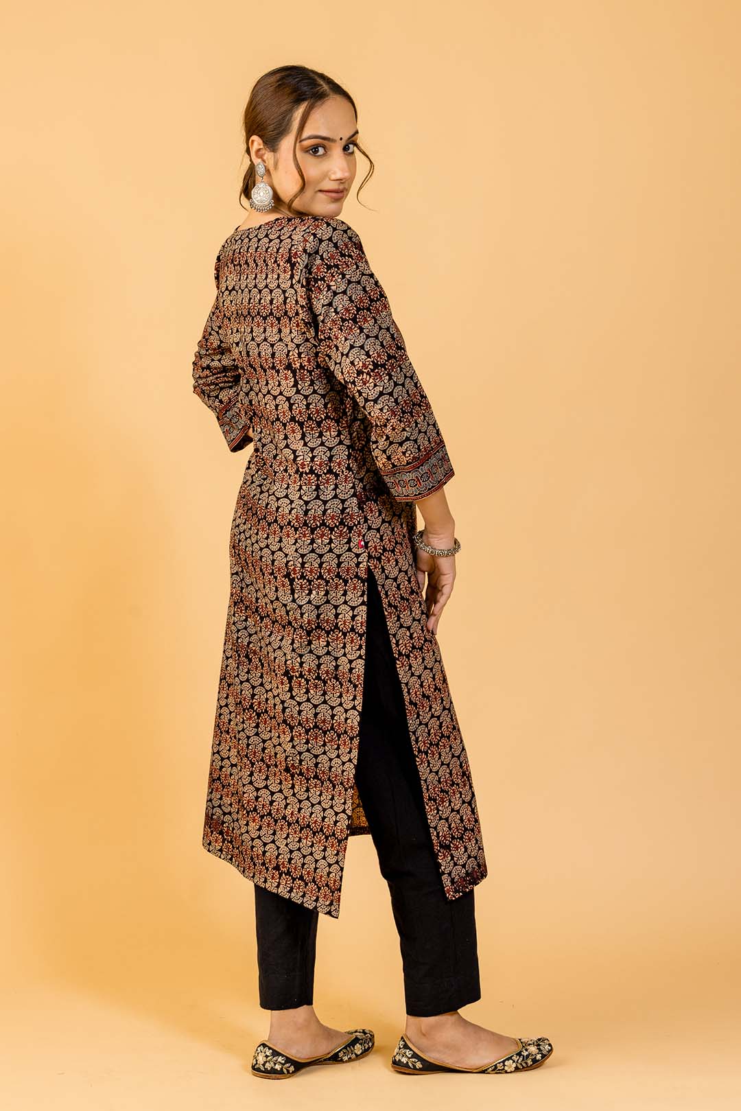 Hand Embroidered Roohani Ajrakh Cotton Kurta