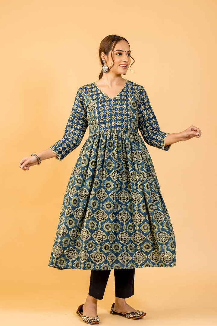 Zoya Ajrakh Kurta