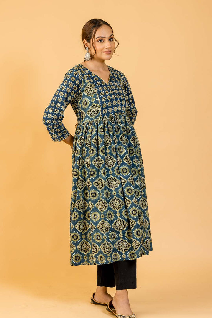Zoya Ajrakh Kurta