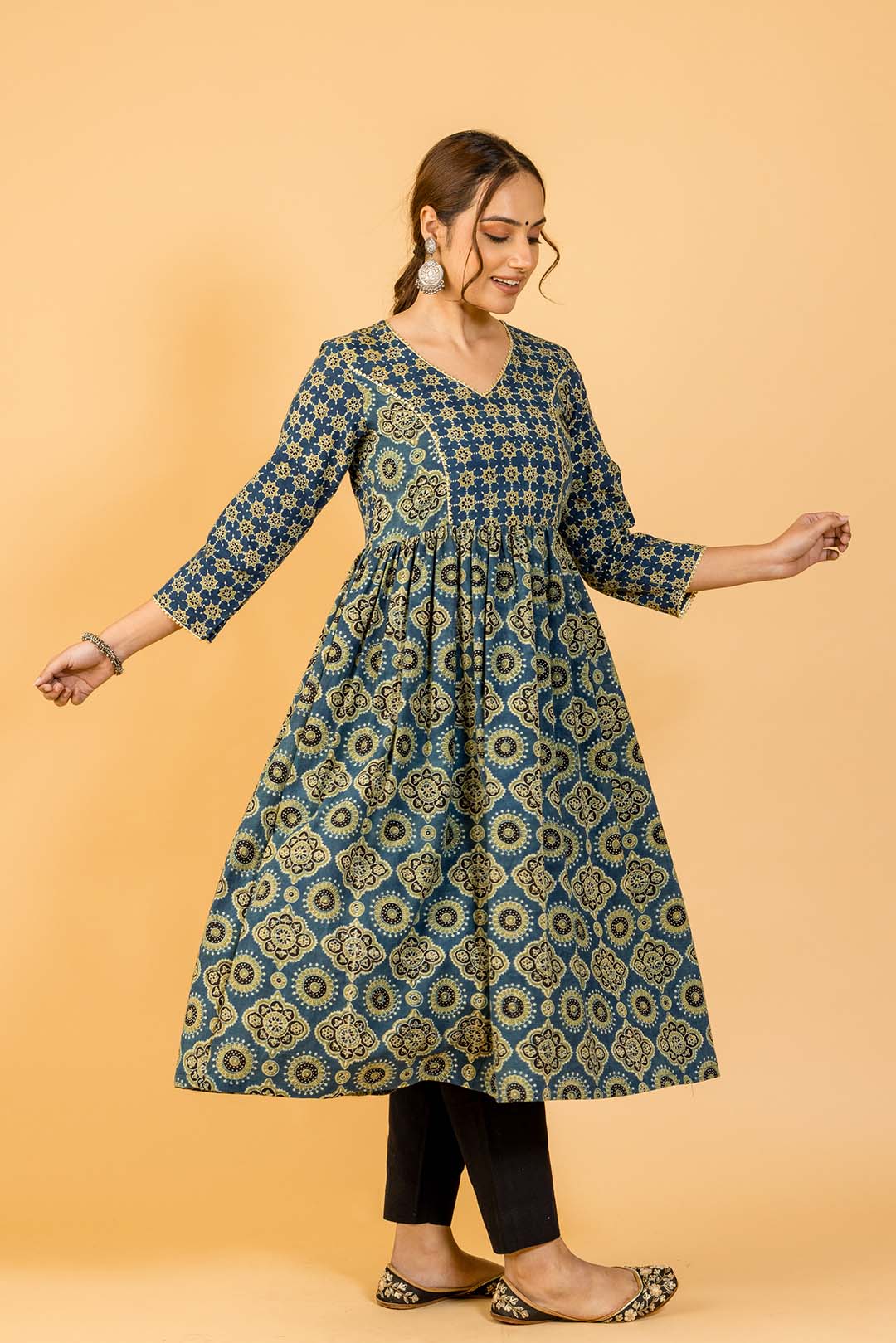 Zoya Ajrakh Kurta