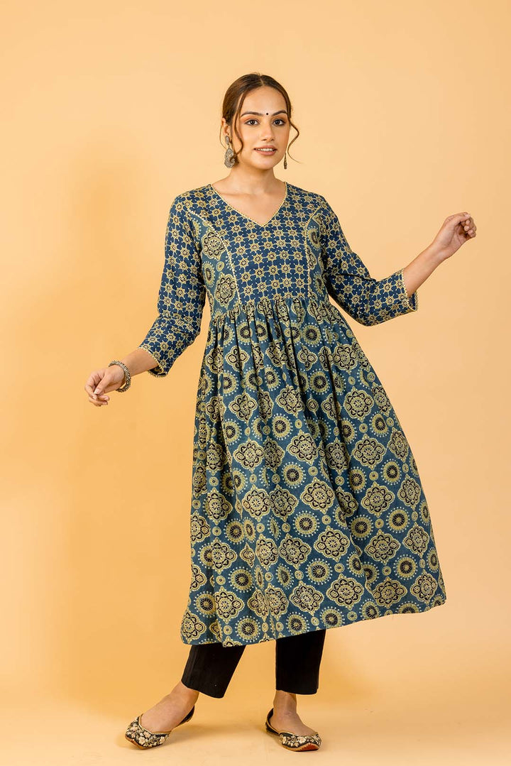 Zoya Ajrakh Kurta