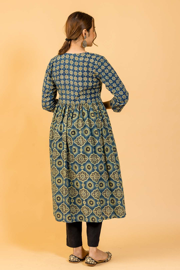 Zoya Ajrakh Kurta